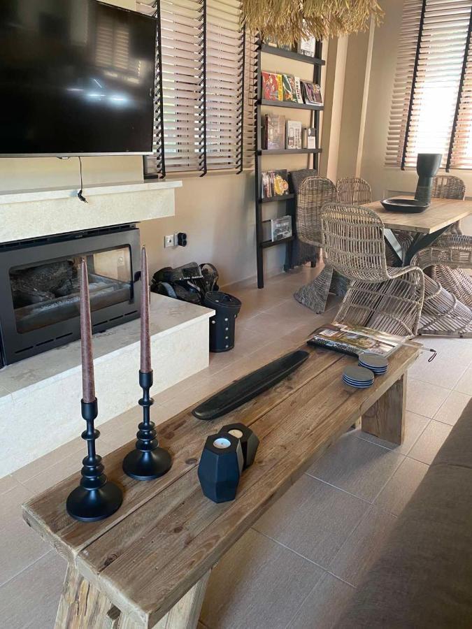 קלבריטה Luxurious Maisonette In The Countryside With A Pool מראה חיצוני תמונה